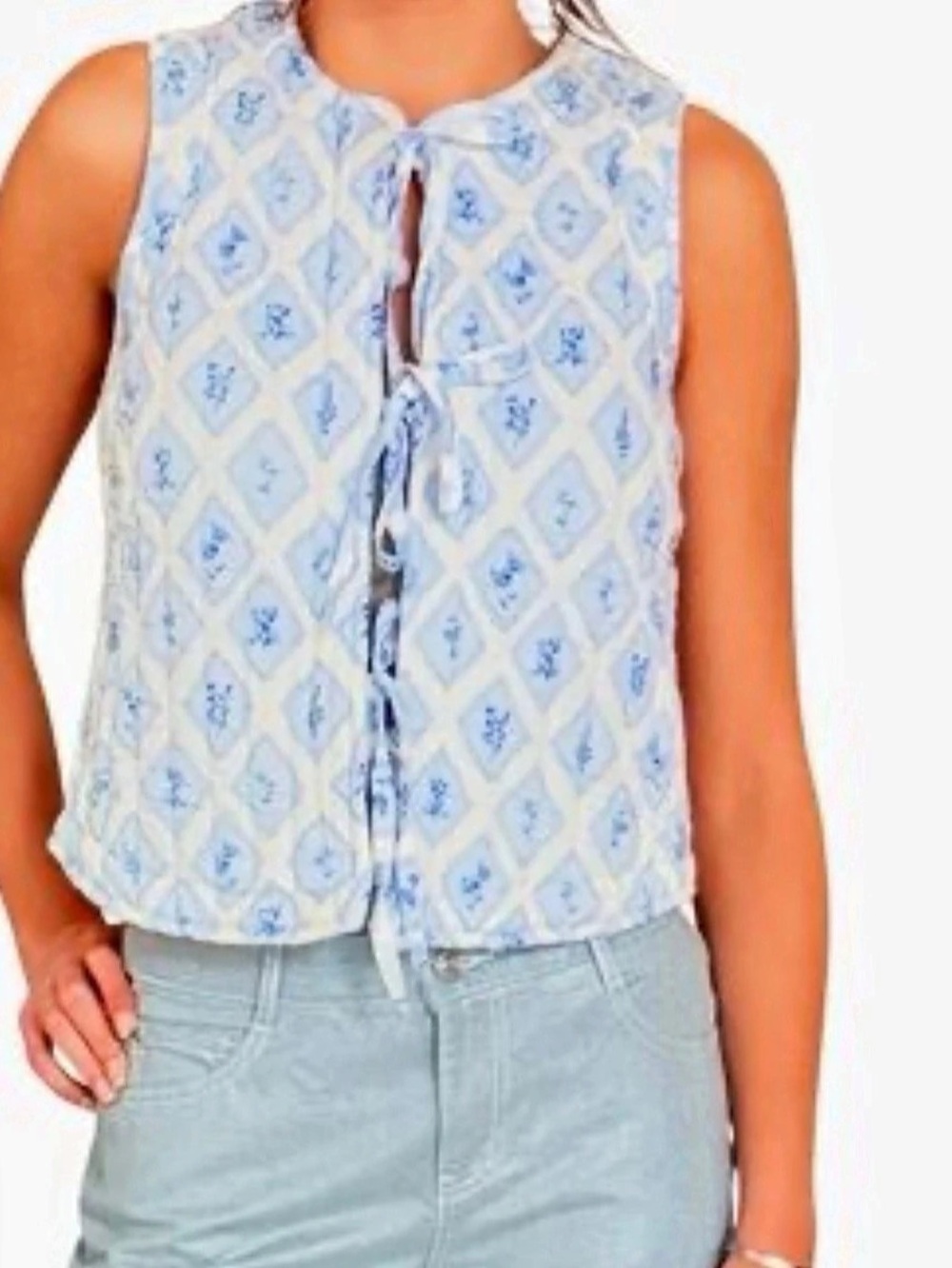 Japan Cotton Printed Tie-Front Vest in Blue & White Size Small (B8)